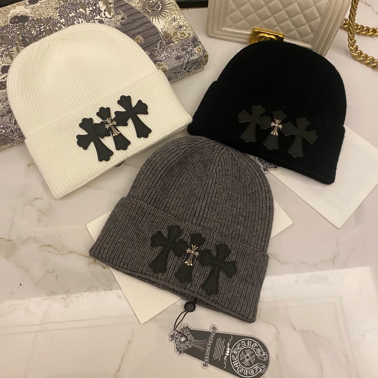 Crow Heart cashmere knitted hat